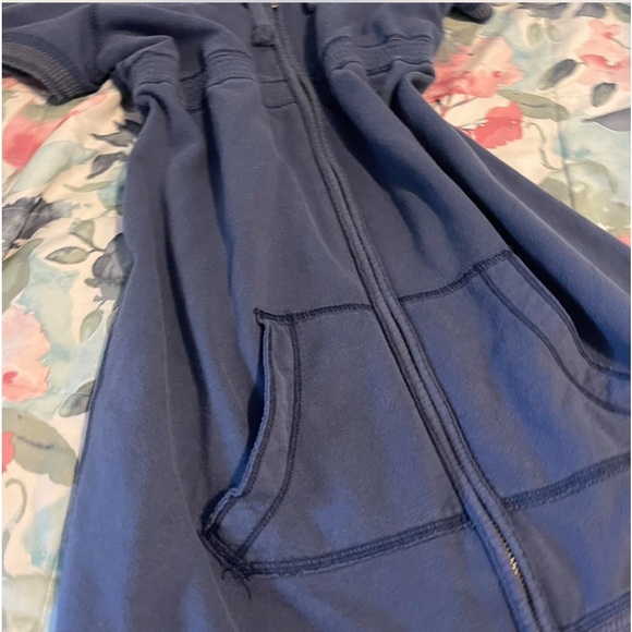 abercrombie and fitch sleeveless sweater with hoodie - Picture 3 of 7